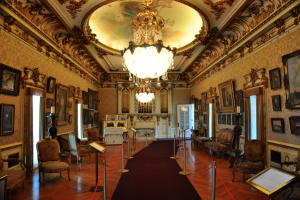 Musikzimmer mit Orgel